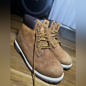 Timberland Women’s Wheat Brown Boots Size 6